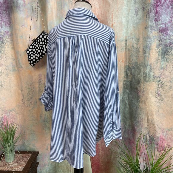📌Hester & Orchard Classic Striped Button down Blouse with Roll up sleeves - Picture 2 of 16